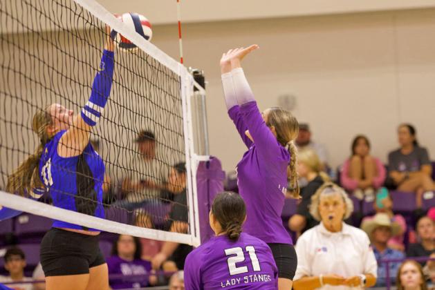 MARLBORO MANTOURNAMENT ACTION Benjamin goes up for the block. | SHERI BATY PHOTO
