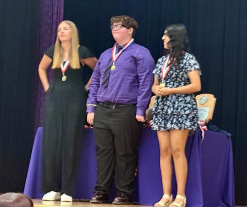 Munday wins bi-district OAP contest March