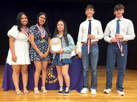 Munday wins bi-district OAP contest March