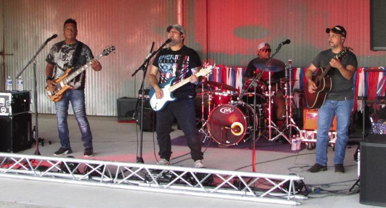 3-TIME GRAMMY NOMINEE Jase Martin Band rocked the crowd with a variety of music. | DON THOMPSON PHOTO