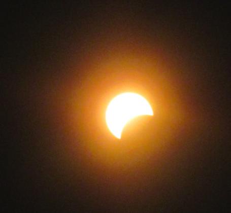 Eclipse brings out spectators
