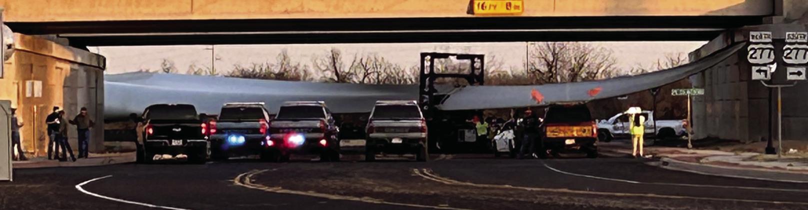 NO U-TURN PERMITTED
