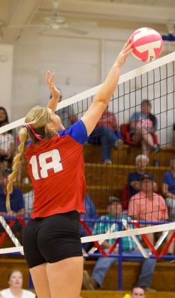 TIP TIP K’Lee Grimsley tips the ball. | SHERI BATY PHOTO