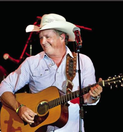 AT COYOTE STORE Multi-platinum country music recording artist TracyByrdwillappearatTheCoyoteStoreJune1inGail.Ofhissingles, twohavetoppedtheBillboardcountrysinglescharts:“Holdin’Heaven” in 1993 and “Ten Rounds with Jose Cuervo” in 2002. | COURTESY PHOTO