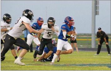 UNDEFEATED In many polls, Knox City is ranked #1 in the state. Caleb Arrieta finds the hole and runs to the goal in Friday night’s 51-6 win. | SHERI BATY PHOTO