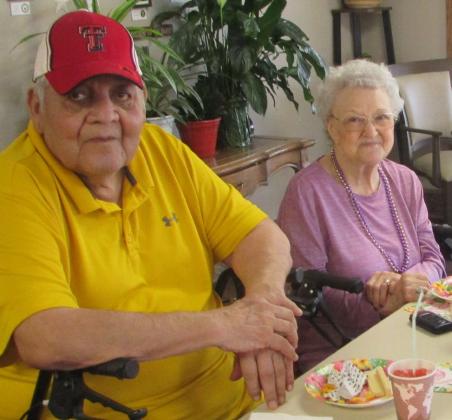 Munday Nursing residents enjoy art, singing