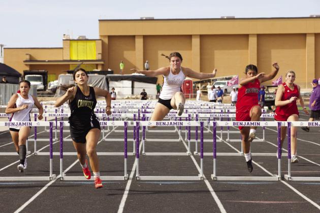 Mackinzi Castille in the 100M hurdles | SHERI BATY PHOTO