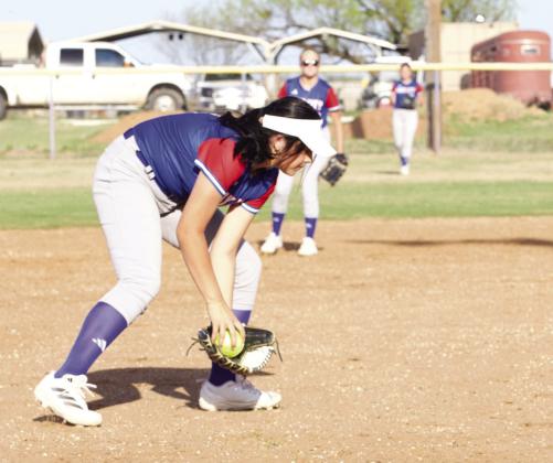 Lexi Abila fields the grounder. | SHERI BATY PHOTO