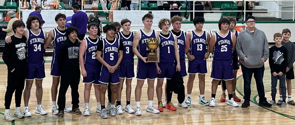 BENJAMIN The Benjamin Mustangs defeated the Rotan Yellowhammers 102-54 in Hamlin to take the Bi-District Basketball Championship. | SHEILA KUEHLER PHOTO