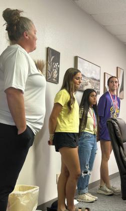 MUNDAY HIGH SCHOOL GIRLS TRACK REGIONAL QUALIFIERS