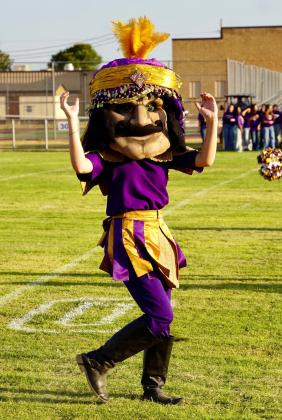STATECHAMPIONMUNDAYMOGULMASCOT Hadleigh Sanders was back on the field rallying the crowd Thursday as the fans gathered to Meet the Moguls.