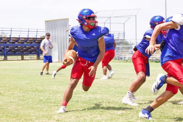 Knox City Greyhounds get serious in practice