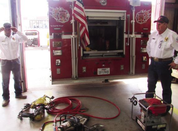 100TH ANNIVERSARY VFD displayed the jaws of life and other life-saving equipment | DON THOMPSON PHOTOS