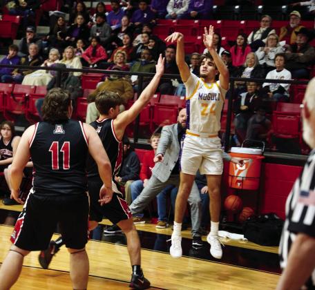 Mance Phillips was hot from behind the three point arc. | LACI BOWMAN