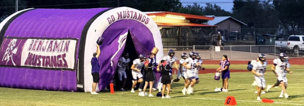 MUSTANGS TAKE THE FIELD The Mustangs take the field and face off on the road against the Chillicothe Eagles. | COURTESY PHOTO
