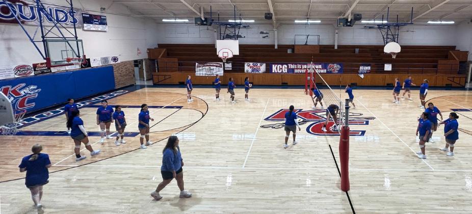 TWENTY-ONEHOUNDETTES showed up of the first morning practice on Aug. 3, as Coach Kate Brown had them digging and setting, crucial skills for a successful volleyball season.