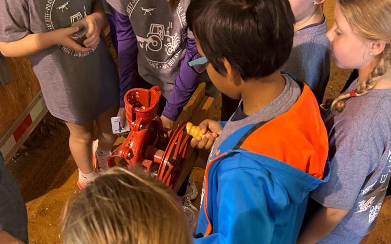 Ag in the Classroom introduces Knox 4th graders to farming and ranching