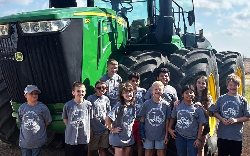 Ag in the Classroom introduces Knox 4th graders to farming and ranching