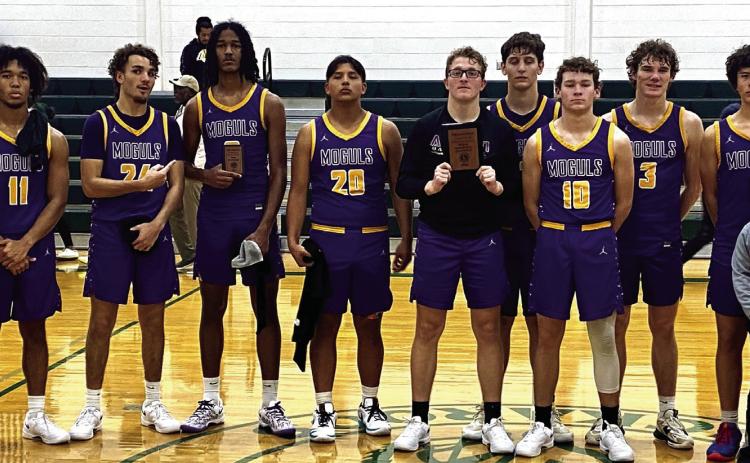 MOGULSEARNEDTHEHARDWARE The Moguls won consolation in the Gold Bracket at the Breckenridge tournament this past weekend. Ja’Riyis Williams was selected to the All-Tournament team. | LACI BOWMAN