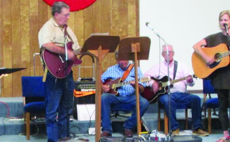 A group of musicians performed live music at the Fish Fry. Don Thompson/The Knox County News-Courier