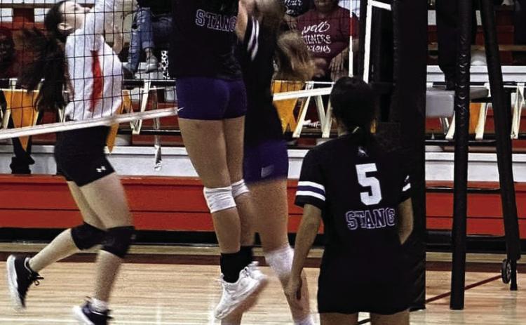LADY STANGS VICTORIOUS Benjamin Lady Stangs top Paducah Lady Dragons in three sets 25-10, 25-6 and 25-9. | COURTESY PHOTO