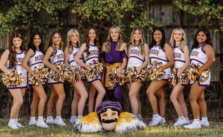 MUNDAY CHEERLEADERS