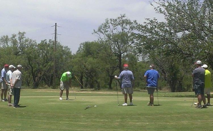 MINUTESFROMMUNDAY, golfers can play the 9-hole Lake Creek Golf Course. | CITY OF MUNDAY