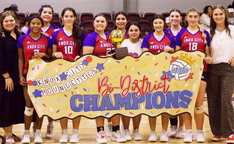 KC VOLLEYBALL CHAMPS Knox City Houndettes gained Bi-District title in Saturday’s matchup against Lorraine. | SHERI BATY PHOTO