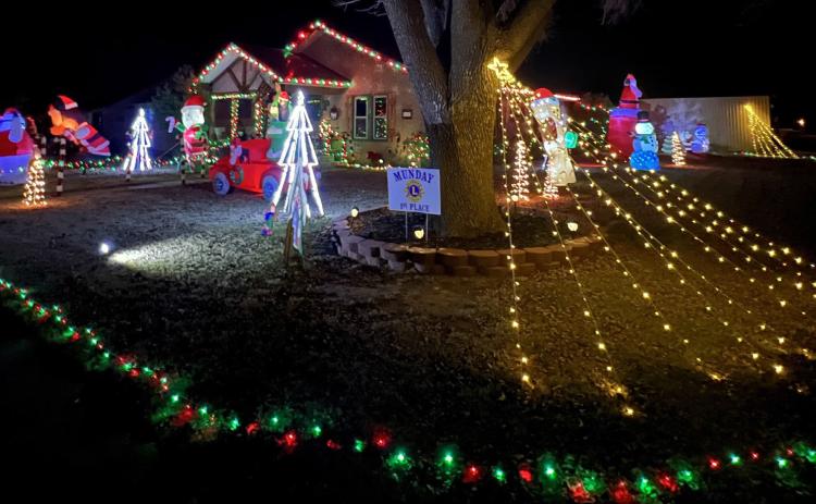 FIRST PLACE Charles and Mandi Perry. See more winners page 7. | RONDA THOMPSON PHOTO