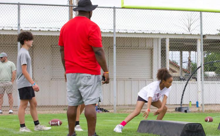 Pro football player, Munday alum holds 3rd annual camp