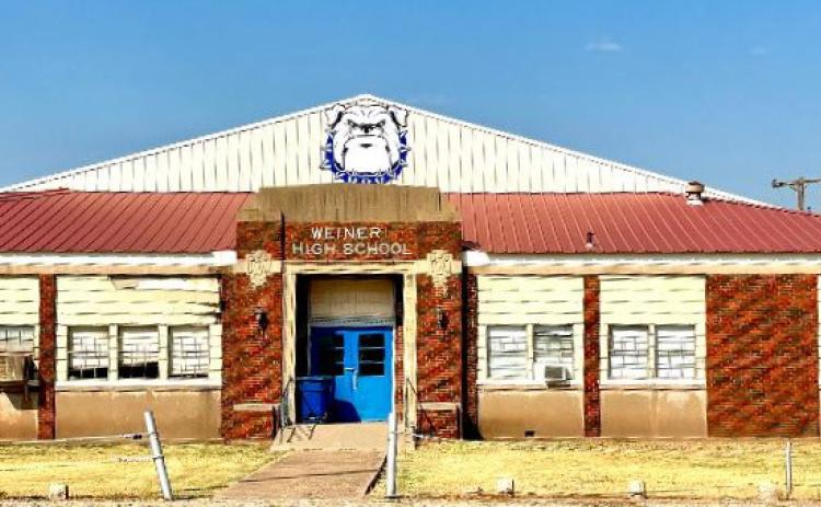 ONELASTGOOD-BYE Weinert School stands alone in northern Haskell County as former teachers, staff and students walked the halls for one last reunion. SPOTLIGHT PHOTOS, PAGE 8 | COURTESY PHOTO