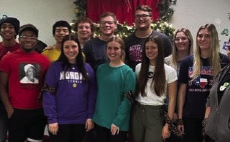 Munday Senior class. Photo by Becky Offutt