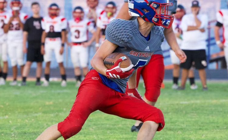 RICARDO ALVAREZ makes the catch against Motley County in Friday’s scrimmage. | SHERI BATY PHOTO