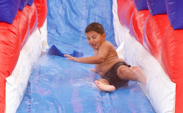 KNOX CITY FOURTH: RED, WHITE & WET