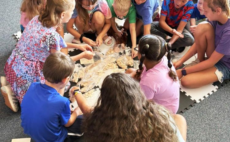 MUNDAY CITY-COUNTY LIBRARY KICKS OFF SUMMER READING PROGRAM The library reading program began last week in Munday. | COURTESY PHOTO
