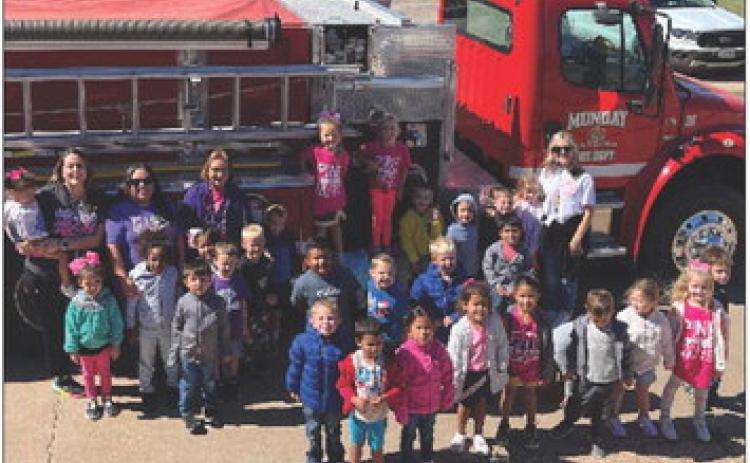 MUNDAY ELEMENTARY Munday Elementary’s Pre-Kindergarten class visited the fire station last week. Teacher Shelby Josselet and her students were taught about fire safety, they tried on the fireman’s gear, got to spray the water hose, and ride the fire truck back to school. | COURTESY PHOTO