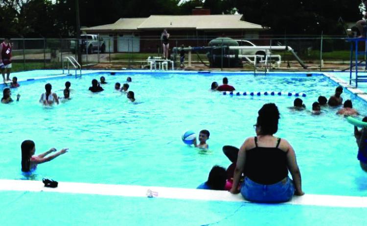 FIRST DAY KNOX CITY POOL OPEN Even on a cloudy day, the Knox City swimming pool was busy on opening day. | TAMARA URBANCZYK PHOTO
