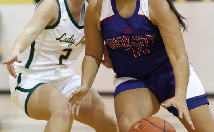 Madison Espinosa drives to the hoop. | SHERI BATY PHOTO