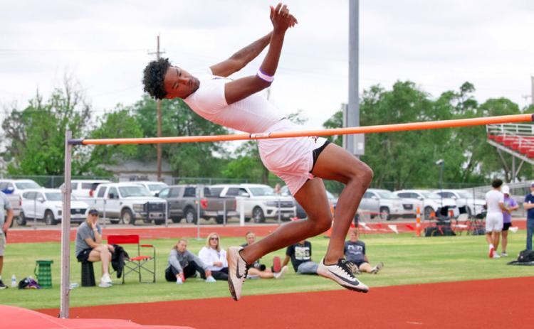 At the area track meet last week in Chillicothe, the Greyhoundsadvancedthreeboystoregionalcompetition,including 1st place in the high jump for Ja’Riyis Williams. | SHERI BATY