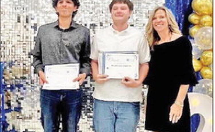 BDCANSONAWARDS$1000SCHOLARSHIPS Bluebonnetawarded $1,000 scholarships to Stamford High School graduates during their academic banquet. Pictured (left to right) are Santana Moreno, Nickolas Phelps, and SISD Counselor LeeAnn Mueller. Not pictured is Nevaeh Reyes. | COURTESY PHOTO