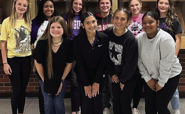 MUNDAY HS CHEERLEADERS Senior- Mackinzi Castille; Juniors- Kinslee Carver, Taylor Herring, Amrie Loftin; Sophomores- Rachel Hernandez, Olivia Myers; Freshmen- Maeley Evans, Cody Ray Hunter, Aaralyn Taylor; Mascot- Addyson Evans | COURTESY PHOTO