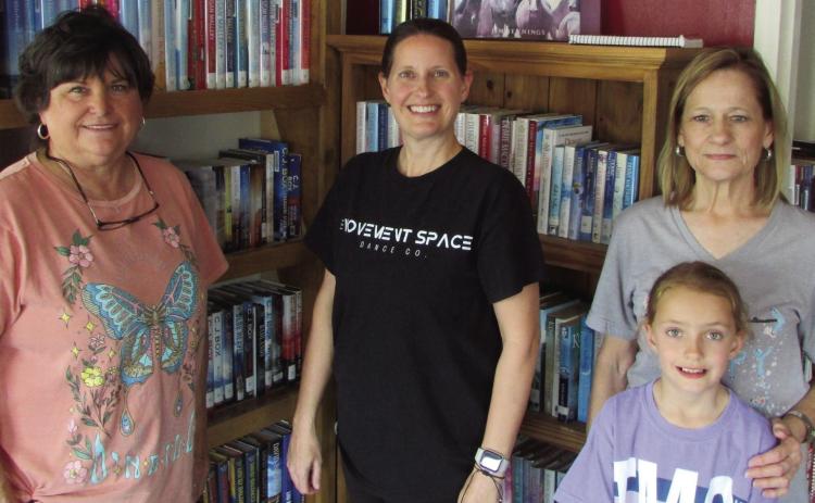 Pictured (l-r) Carla Key, Amanda Burbank, Nancy Tidwell Don Thompson/The Knox County News-Courier