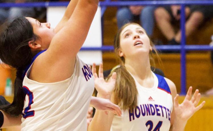 REACHING FOR THE GOAL Knox City’s Miley Arrieta reaches for the goal in last week’s game against Woodson in an unfortunate close loss 33-39. | SHERI BATY PHOTO