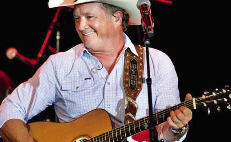 AT COYOTE STORE Multi-platinum country music recording artist TracyByrdwillappearatTheCoyoteStoreJune1inGail.Ofhissingles, twohavetoppedtheBillboardcountrysinglescharts:“Holdin’Heaven” in 1993 and “Ten Rounds with Jose Cuervo” in 2002. | COURTESY PHOTO