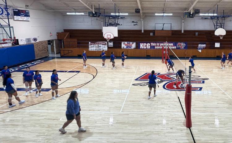 TWENTY-ONEHOUNDETTES showed up of the first morning practice on Aug. 3, as Coach Kate Brown had them digging and setting, crucial skills for a successful volleyball season.