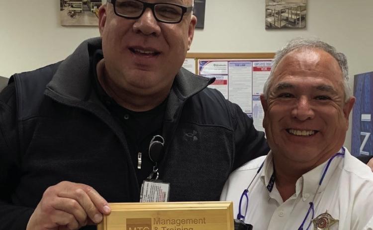 JONESHONOR BluebonnetDetentionCenter’sWardenSteveMora (left) presented Jones County Sheriff Danny Jimenez (right) with MTC’s Celebrating Excellence 2023 Community Supporter of the Year Award. | COURTESY PHOTO